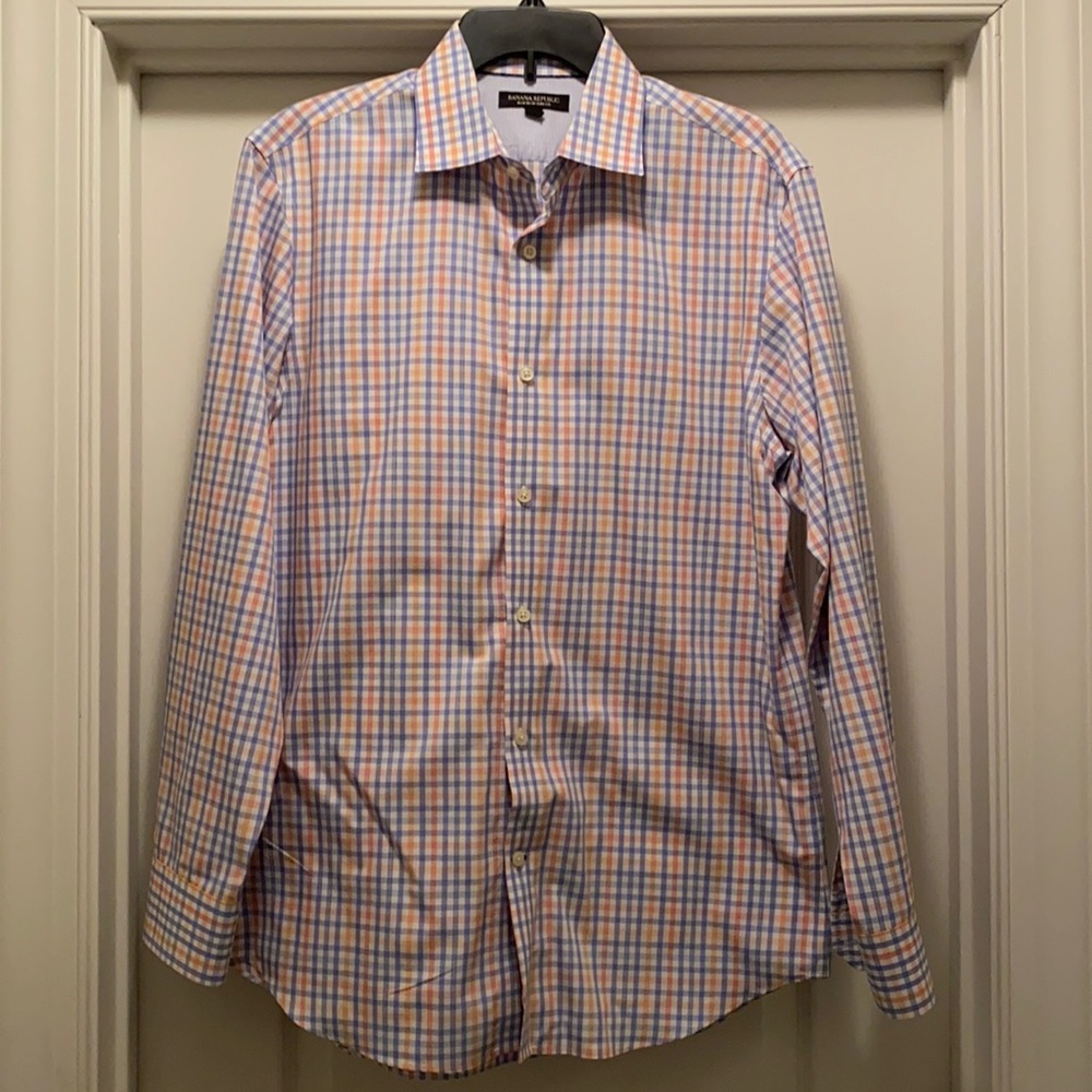 Banana Republic non-iron slim fit medium dress shirt.